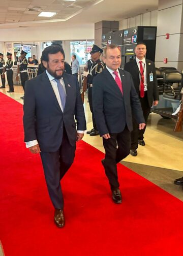 El Salvador reafirma su compromiso con la integración regional en cumbre celebrada en Panamá