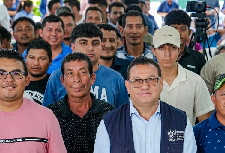 El Programa de Migración Laboral continúa ampliando oportunidades para trabajadores salvadoreños con la salida del contingente más grande registrado hasta ahora hacia Canadá.