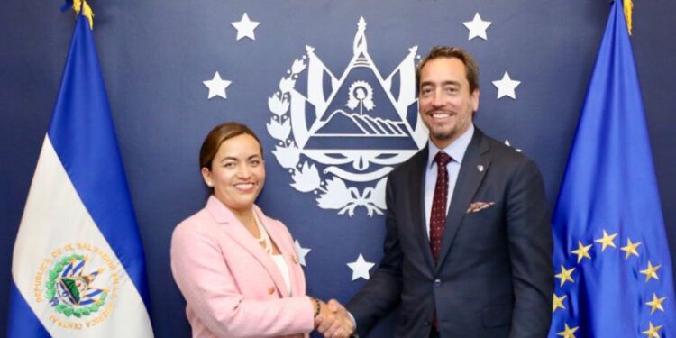 Gobierno impulsa nueva estrategia para fortalecer vínculos con la diáspora
