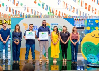 Plaza Mundo Apopa y Soyapango reciben Sello Family Friendly por su compromiso con las familias