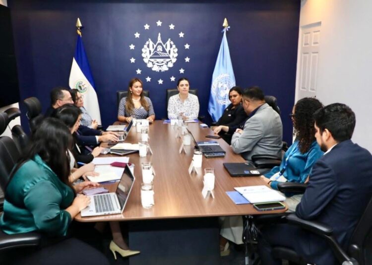Fortalecen alianzas para apoyar a personas en movilidad humana
