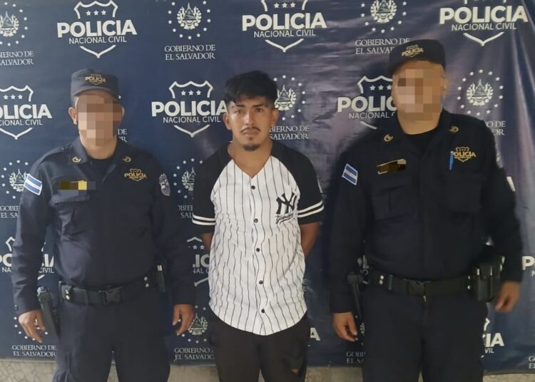 Capturan a joven en posesión de un arma ilegal