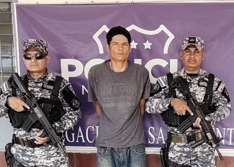 Capturado por atacar con corvo a su compañero de copas en San Vicente