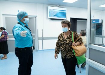 Hospital Rosales continúa atendiendo a pacientes en sus renovadas instalaciones