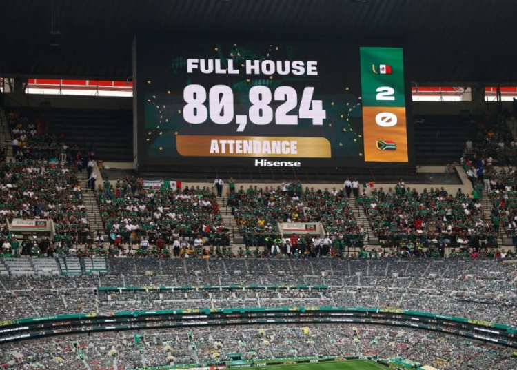 Más de 80 mil aficionados estuvieron presentes en el debut ganador de México en el Mundial