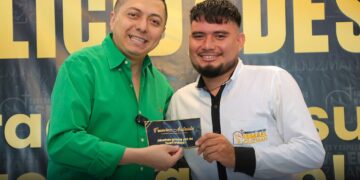 Reconocida empresa de Sensuntepeque entrega aguinaldo de medio año a sus colaboradores