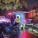 Motociclistas colisionan con rama caída en carretera hacia Santa Ana