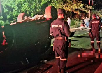 Dos fallecidos y varios lesionados deja percance vial en Santa Ana