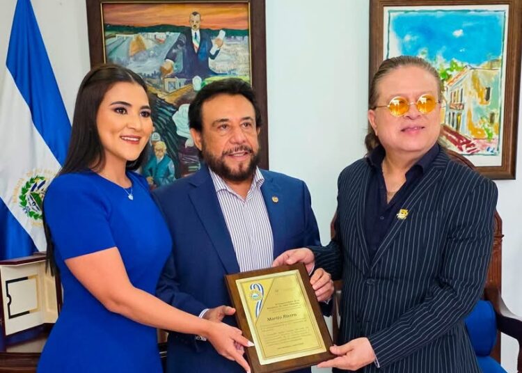 Artista “Marito Rivera” agradece por premio recibido