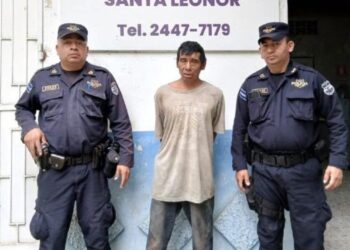 Capturan a sujeto por agredir con corvo a un anciano en Santa Ana