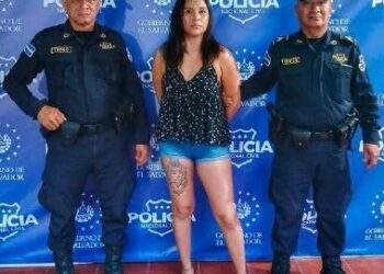 Discusión en un bar termina con un hombre herido y una mujer capturada
