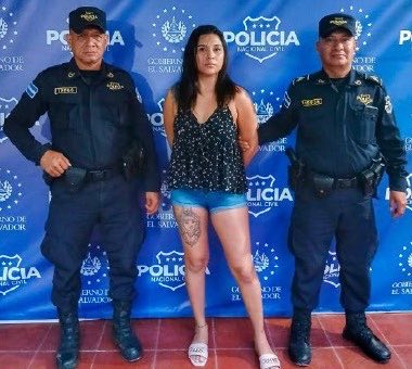 Discusión en un bar termina con un hombre herido y una mujer capturada