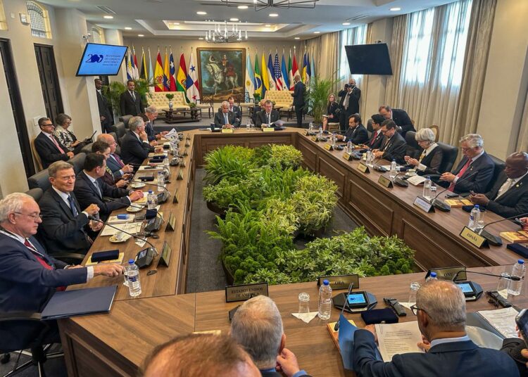 El Salvador honra el legado bolivariano y reafirma su visión de una región unida