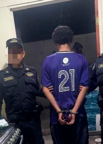 Joven de 14 años es sorprendido con abundante droga al interior de su vivienda