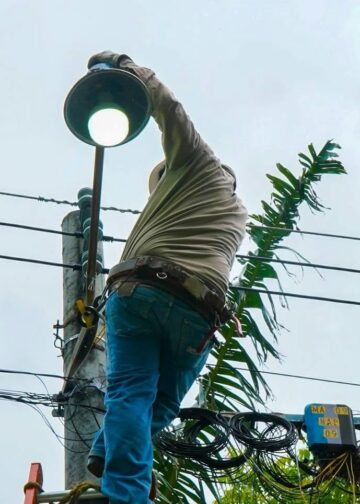 100 familias de Santa Ana Centro son beneficiados con mejoramiento de luminarias
