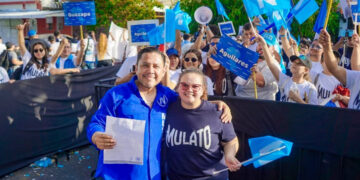Edgardo Mulato presenta su inscripción para competir por la alcaldía de San Salvador Norte