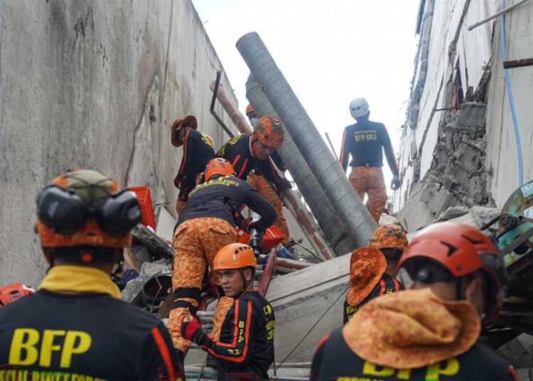 Más de 30 muertos tras potente sismo en el sur de Filipinas