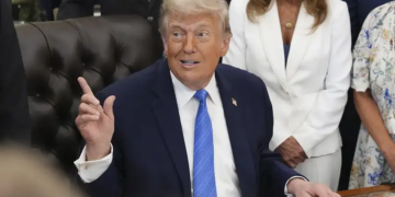 Trump anuncia acuerdo con Irán y reapertura del Estrecho de Ormuz