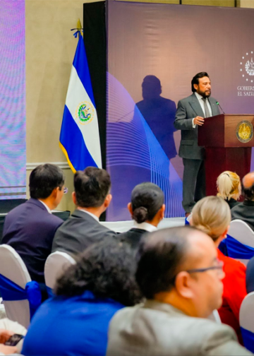 Vicepresidente Ulloa elogia salida de El Salvador de Lista Corta de la OIT