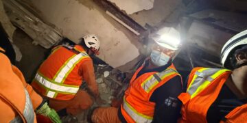 Presidente Bukele resalta labor de equipos salvadoreños tras rescatar con vida a mujer atrapada en Venezuela