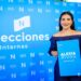 Simpatizantes acompañan a Alexia Rivas a inscribir su candidatura como diputada por la diáspora