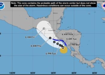 Tormenta tropical Cristina mantendrá lluvias intensas y fuerte oleaje en El Salvador durante los próximos días