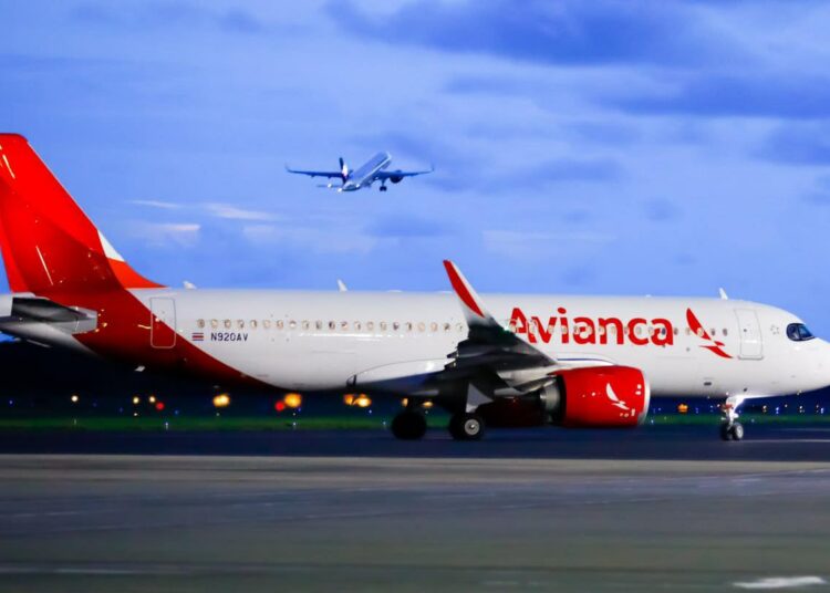 Hoy inicia operación de la ruta aérea de San Salvador a Madrid