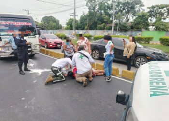 Mujer resulta lesionada tras ser atropellada en San Salvador