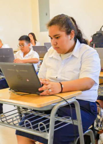 Estudiantes regresan a las aulas luego de la suspensión por condiciones climáticas