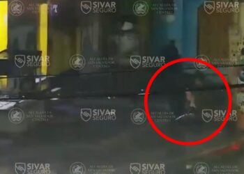 Sivar Seguro pone en evidencia a quienes ensucian las calles de San Salvador Centro