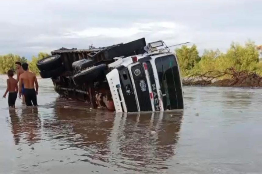 Lluvias provocan accidentes, derrumbes y emergenci