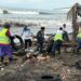 Playa Pilsener amanece cubierta de desechos tras arrastre provocado por lluvias