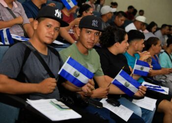 Salvadoreños viajarán a Alaska para trabajar en industria pesquera