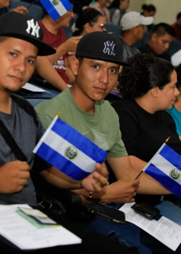 Salvadoreños viajarán a Alaska para trabajar en industria pesquera