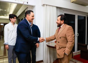 Vicepresidente Ulloa se reúne con delegación mexicana