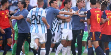FIFA sanciona a Argentina con $100 mil por expulsiones e indisciplina en la final del Mundial 2026