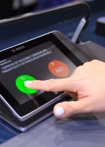 Aprueban recursos para impulsar la educación, la tecnología y el desarrollo de la juventud