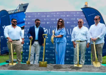 Colocan primera piedra de complejo habitacional Condado Quetzal