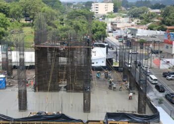 Sector construcción impulsa el dinamismo económico de El Salvador y lidera la región