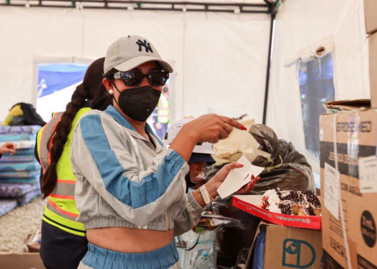 Emotiva celebración de cumpleaños fortalece el ánimo de voluntarios en campamento humanitario de La Guaira
