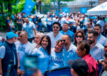 Ernesto Castro celebra «fiesta democrática» durante elecciones internas de Nuevas Ideas