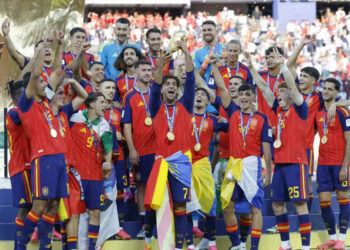 Mundial 2030 se jugaría con más selecciones, confirma presidente de Conmebol