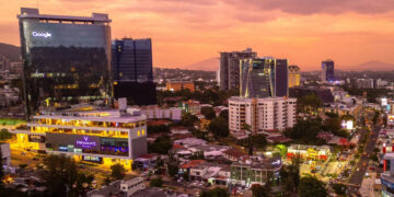 FMI reconoce los logros económicos de El Salvador