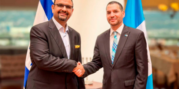 Santa Ana Centro refuerza estrategia de seguridad municipal tras encuentro con embajador de Israel
