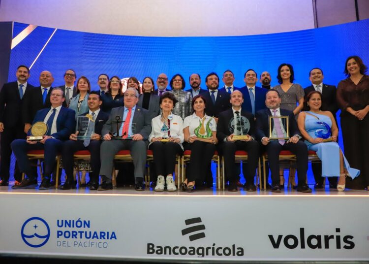El Salvador impulsa un modelo exportador basado en innovación e inteligencia artificial