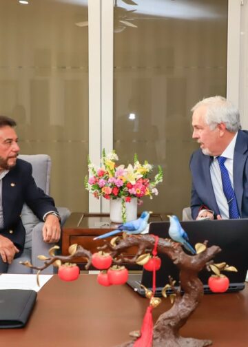 Teknomic presenta propuesta de gobernanza digital basada en inteligencia artificial para El Salvador
