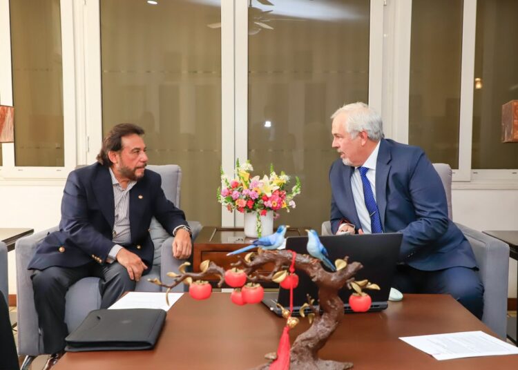Teknomic presenta propuesta de gobernanza digital basada en inteligencia artificial para El Salvador