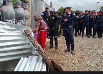 El desgarrador caso de una anciana desalojada de su vivienda por una disputa familiar en Guatemala