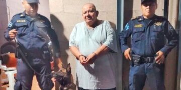 Capturan a hombre de 66 años encargado de distribuir droga en Santa Ana Oeste