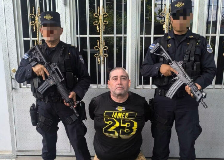Capturan en flagrancia a distribuidor de droga en San Miguel